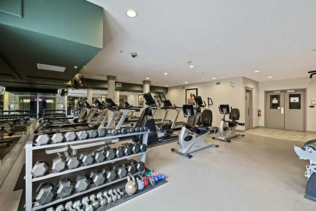30 Discovery Ridge Close SW Calgary AB T3H 5X5