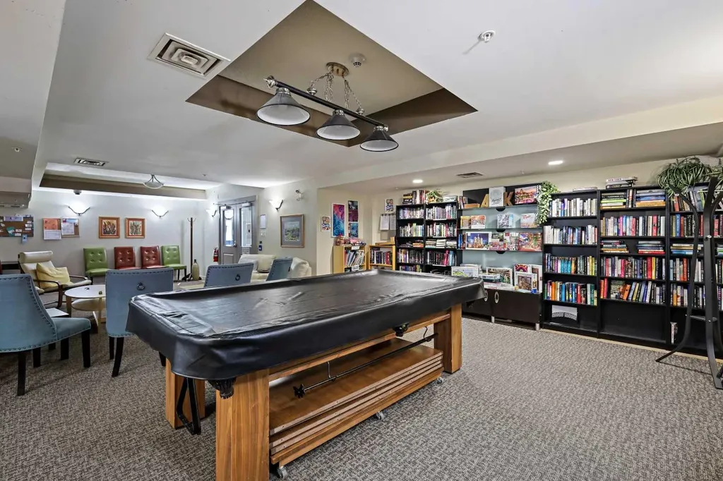 30 Discovery Ridge Close SW Calgary AB T3H 5X5