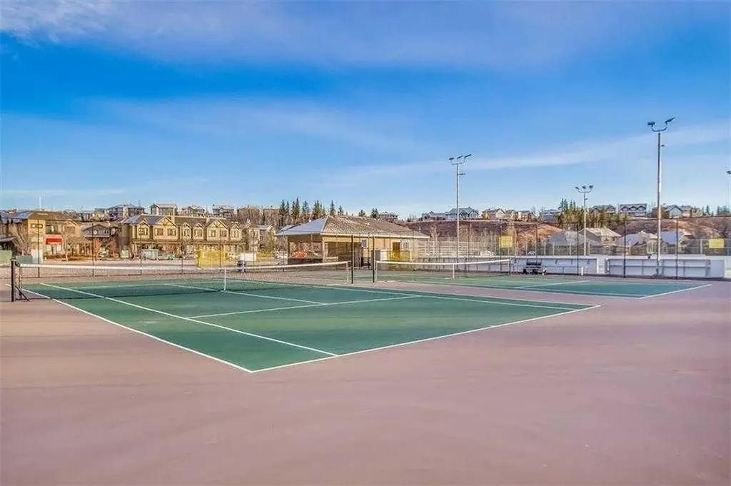 30 Discovery Ridge Close SW Calgary AB T3H 5X5