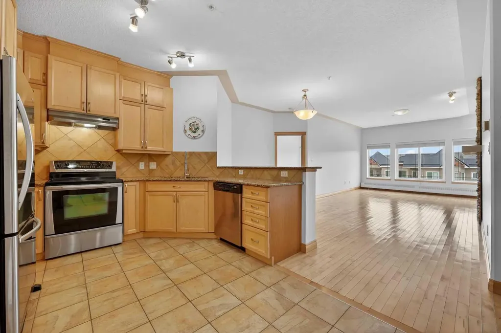 30 Discovery Ridge Close SW Calgary AB T3H 5X5