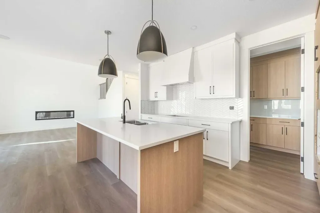 105 Waterford Passage Chestermere AB T1X 3B4