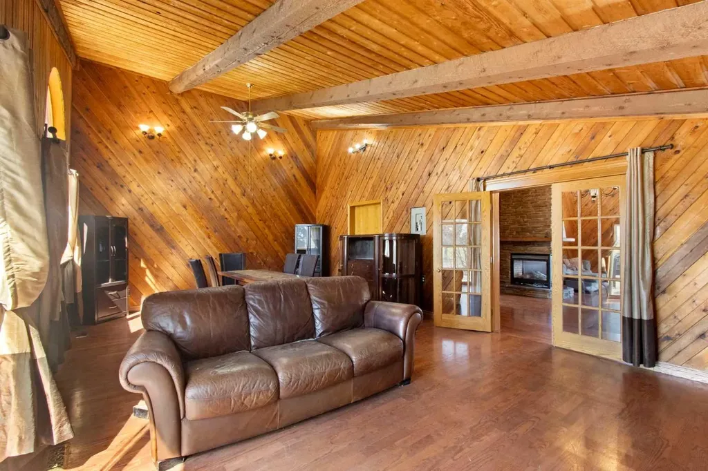 5035 Township Road 334 Rural Mountain View County AB T0M 1X0