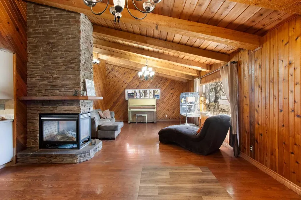 5035 Township Road 334 Rural Mountain View County AB T0M 1X0