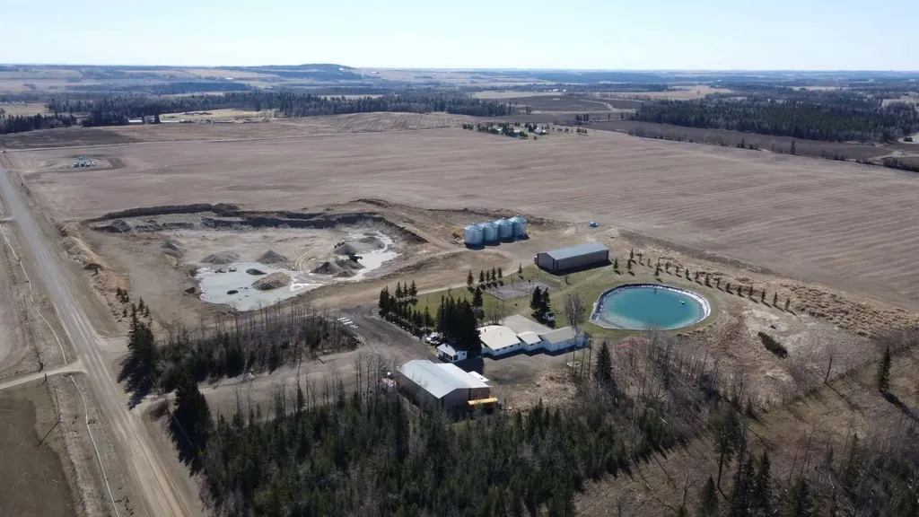 5035 Township Road 334 Rural Mountain View County AB T0M 1X0