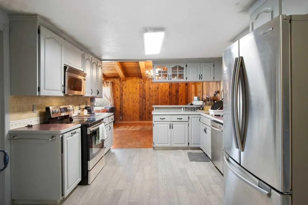 5035 Township Road 334 Rural Mountain View County AB T0M 1X0