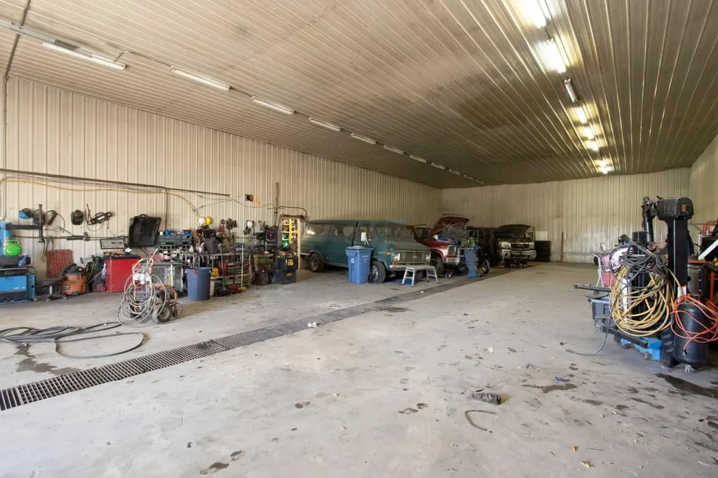5035 Township Road 334 Rural Mountain View County AB T0M 1X0