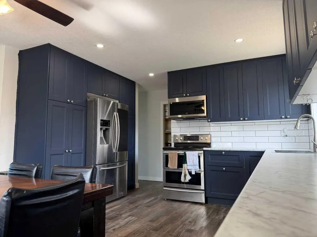 702 Royal Drive Trochu AB T0M2C0