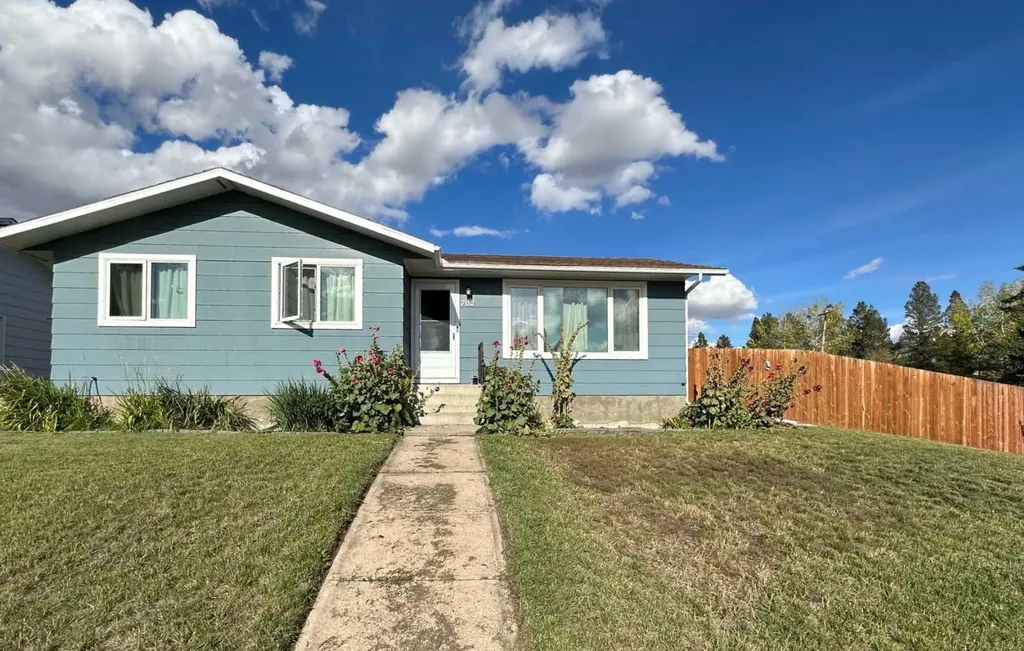 702 Royal Drive Trochu AB T0M2C0