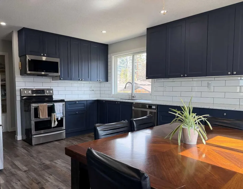 702 Royal Drive Trochu AB T0M2C0
