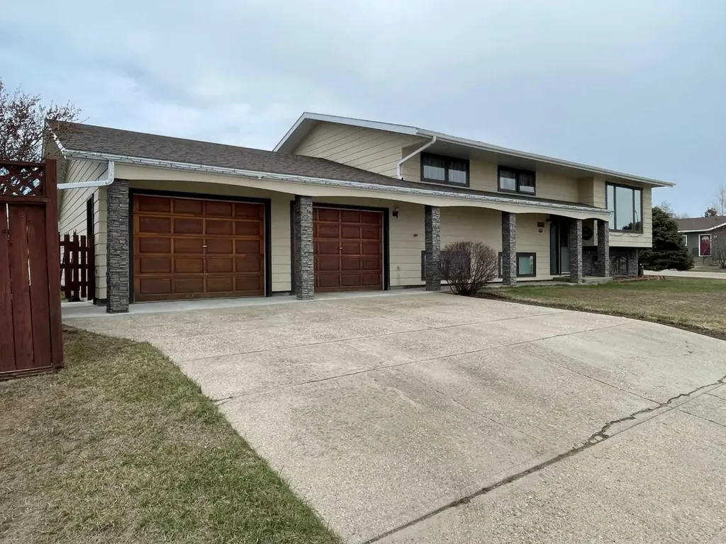 10400 105 Avenue Fairview AB T0H 1L0
