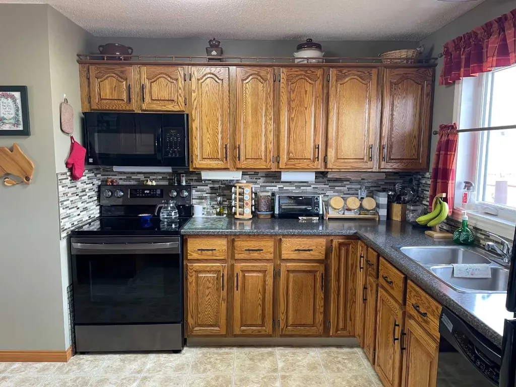 10400 105 Avenue Fairview AB T0H 1L0