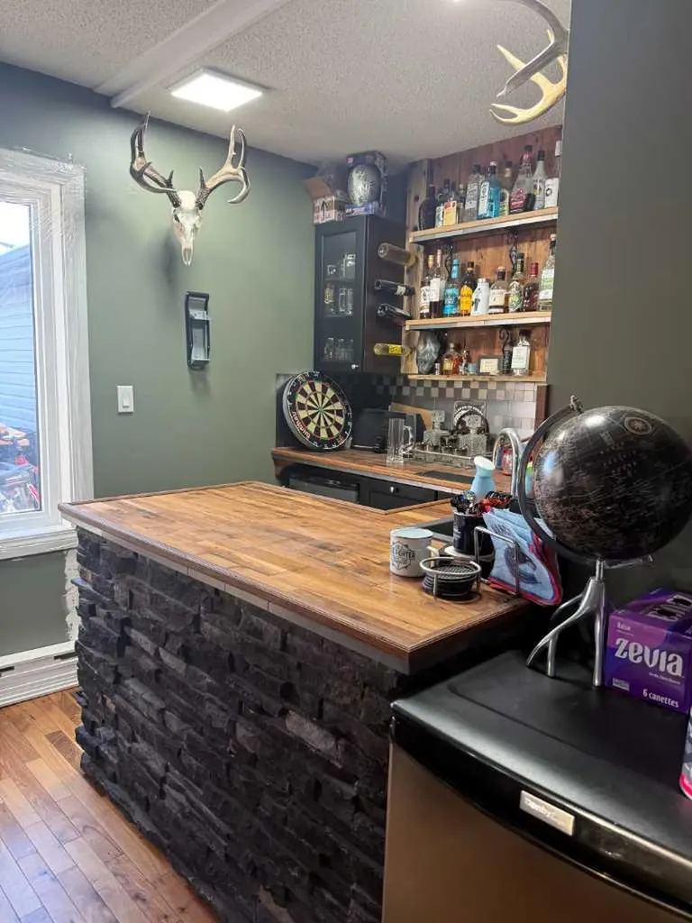 501 7 Avenue Fox Creek AB T0H 1P0