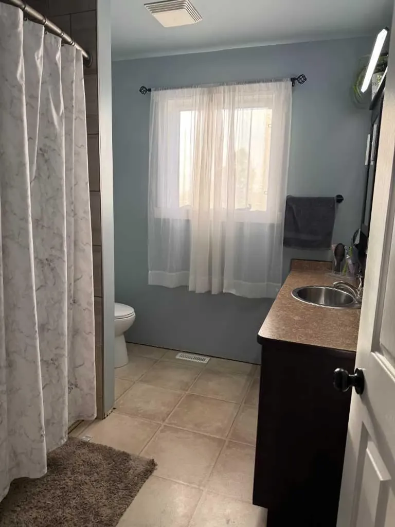 501 7 Avenue Fox Creek AB T0H 1P0