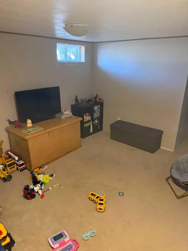501 7 Avenue Fox Creek AB T0H 1P0