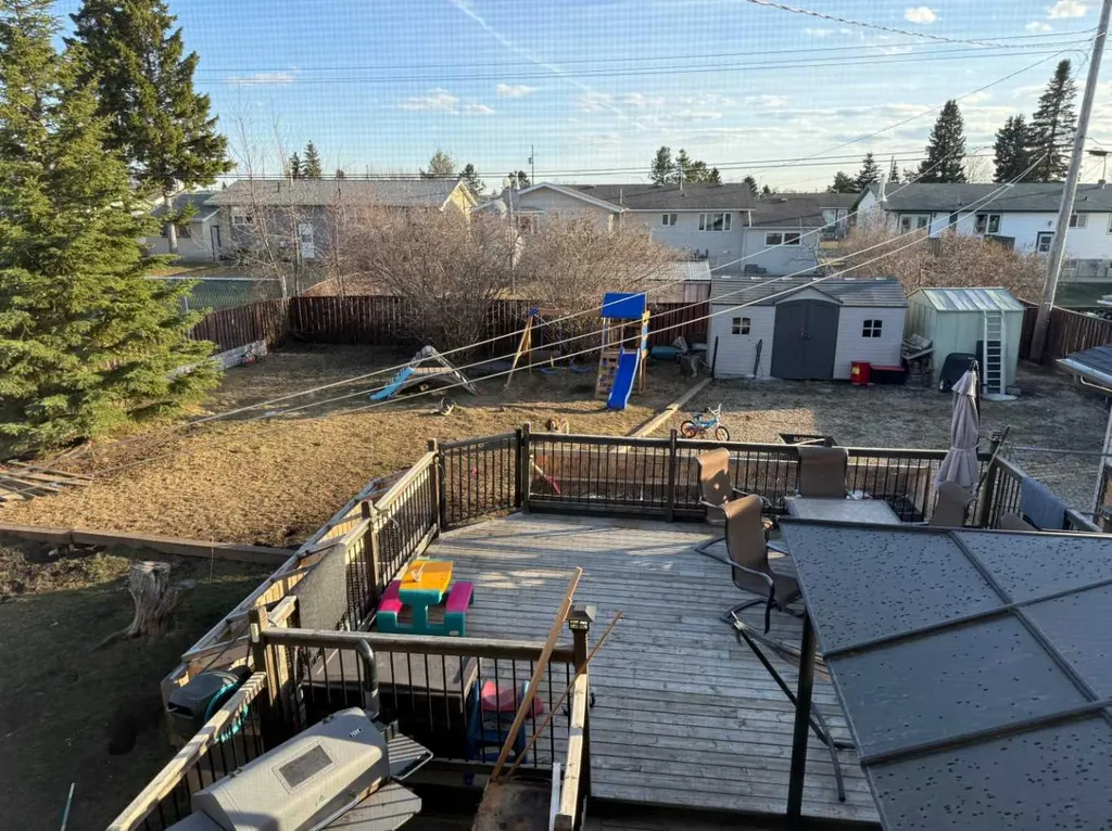 501 7 Avenue Fox Creek AB T0H 1P0