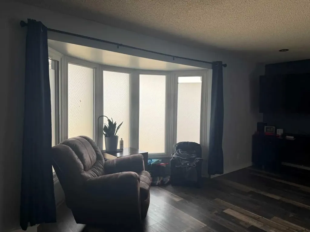 501 7 Avenue Fox Creek AB T0H 1P0