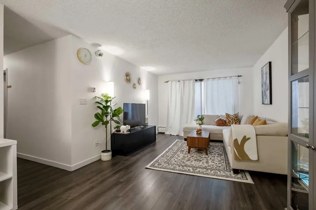 523 15 Avenue SW Calgary AB T2R0R3