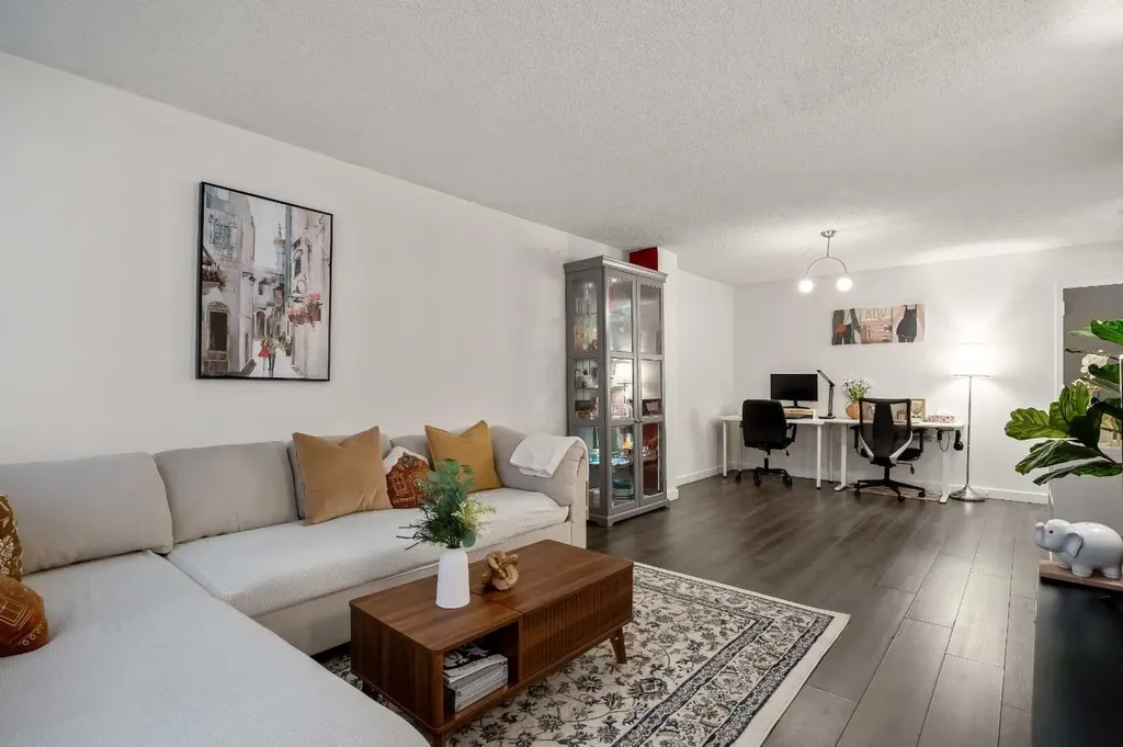 523 15 Avenue SW Calgary AB T2R0R3