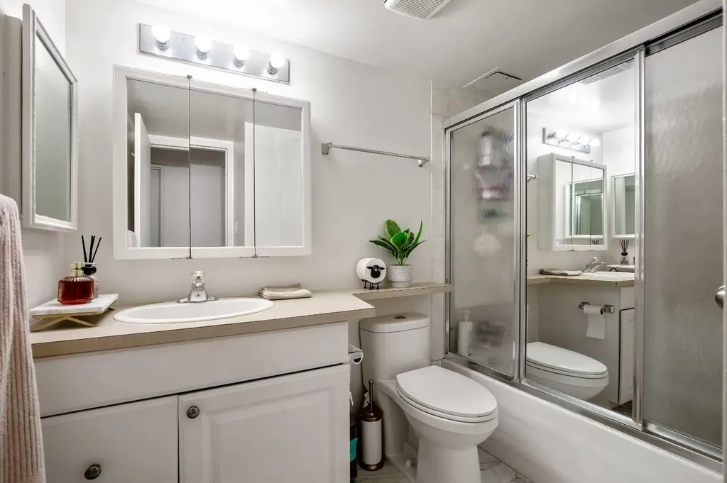 523 15 Avenue SW Calgary AB T2R0R3