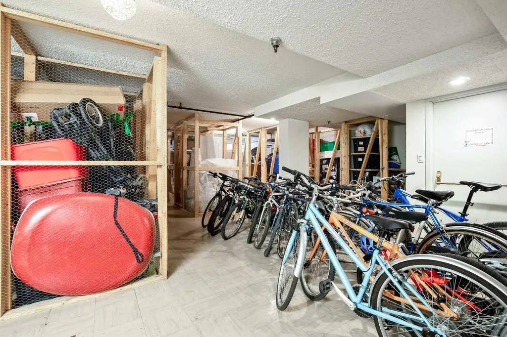 523 15 Avenue SW Calgary AB T2R0R3