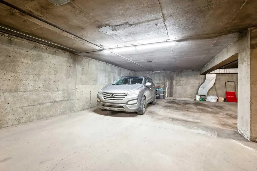 523 15 Avenue SW Calgary AB T2R0R3