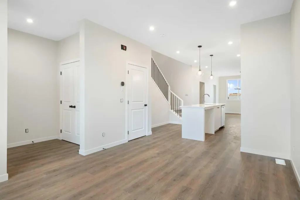 1457 Rangeview Drive SE Calgary AB T3S0P8