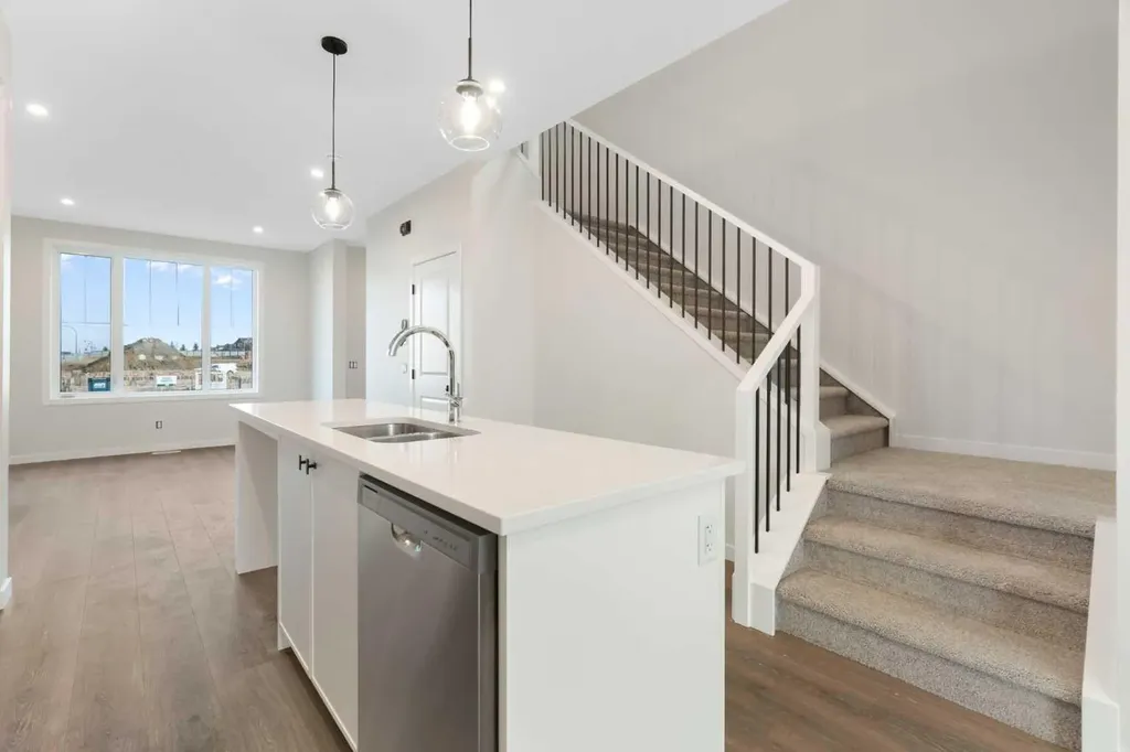1457 Rangeview Drive SE Calgary AB T3S0P8