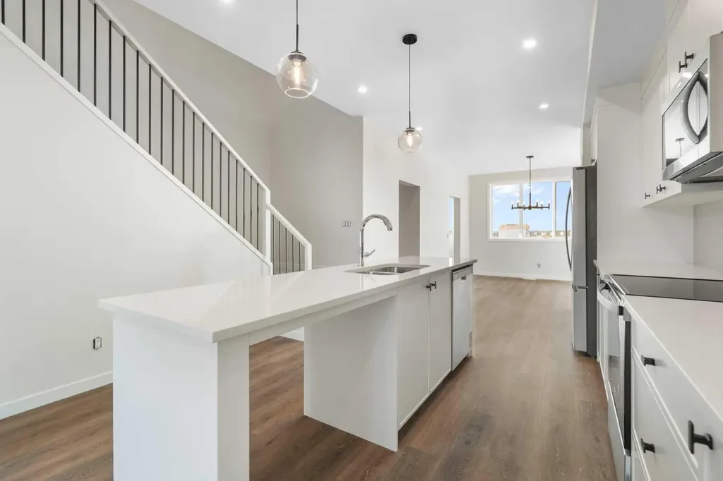 1457 Rangeview Drive SE Calgary AB T3S0P8