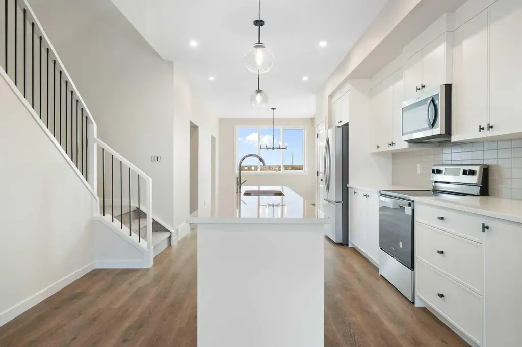 1457 Rangeview Drive SE Calgary AB T3S0P8