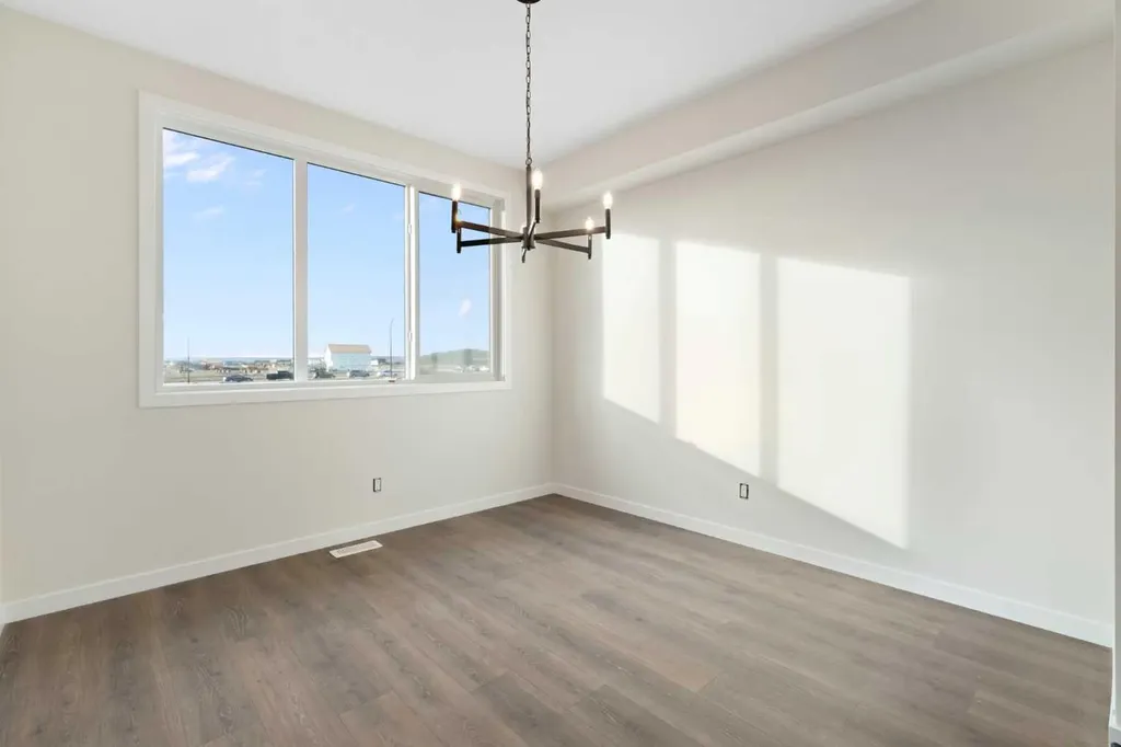 1457 Rangeview Drive SE Calgary AB T3S0P8