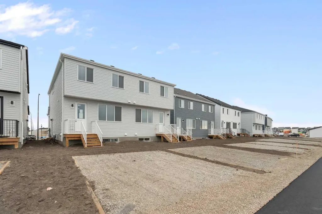 1457 Rangeview Drive SE Calgary AB T3S0P8