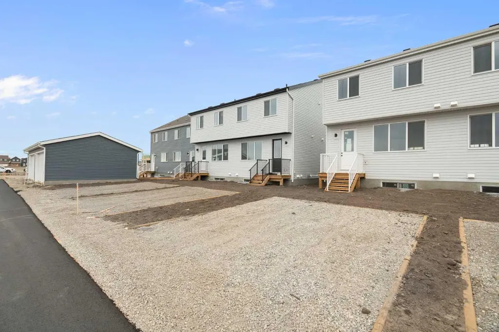 1457 Rangeview Drive SE Calgary AB T3S0P8