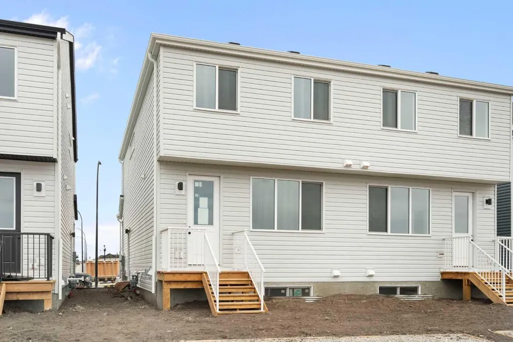 1457 Rangeview Drive SE Calgary AB T3S0P8