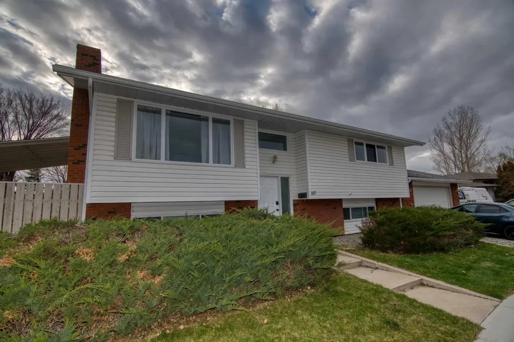 197 Oxford Road W Lethbridge AB T1K 4V6