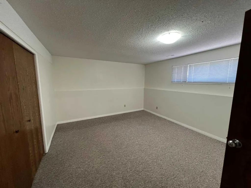197 Oxford Road W Lethbridge AB T1K 4V6