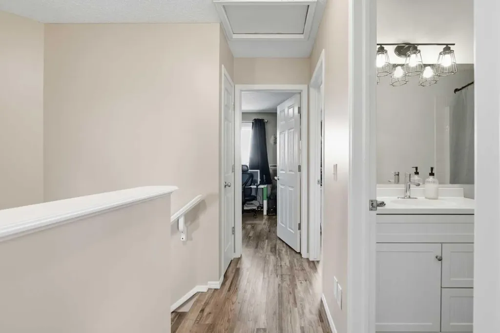 46 Saddlemont Way NE Calgary AB T3J4V2