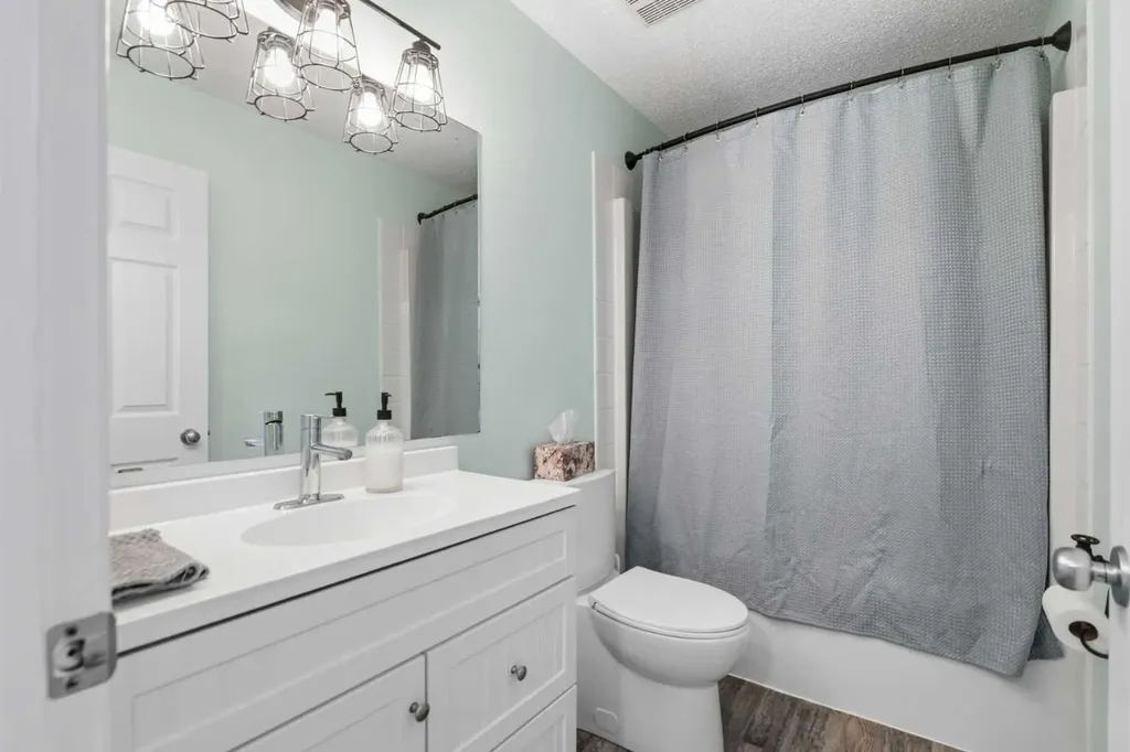 46 Saddlemont Way NE Calgary AB T3J4V2
