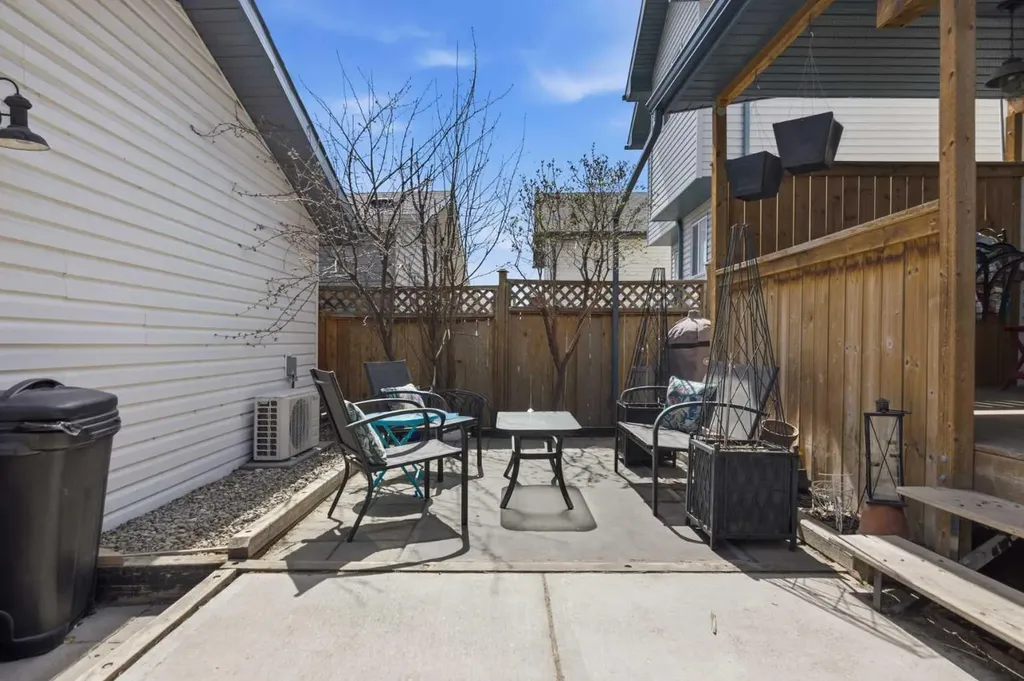 46 Saddlemont Way NE Calgary AB T3J4V2
