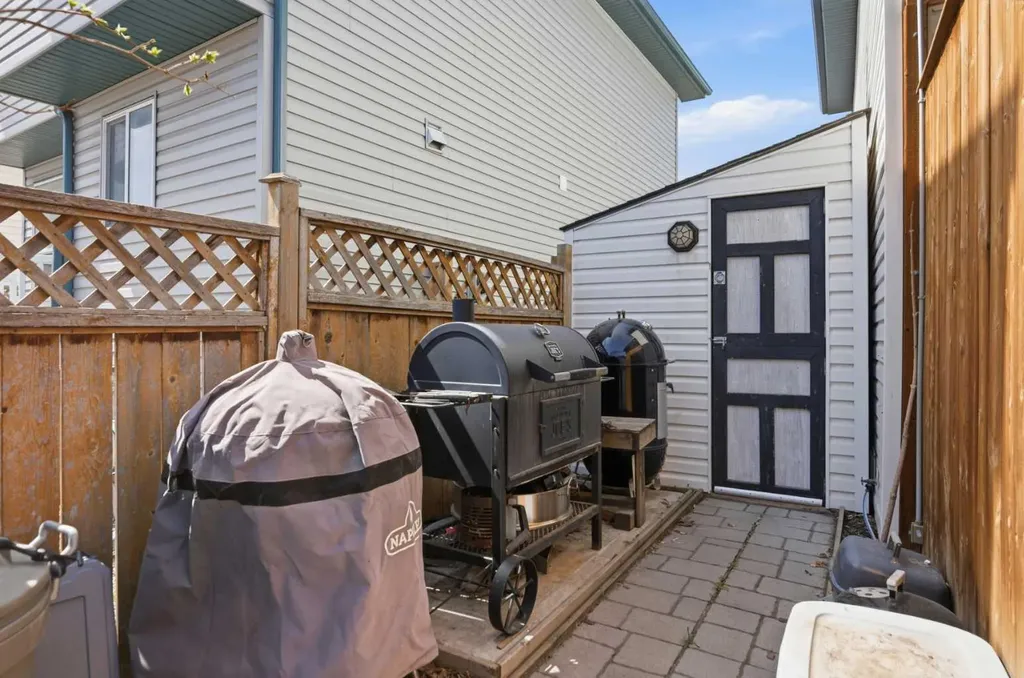 46 Saddlemont Way NE Calgary AB T3J4V2