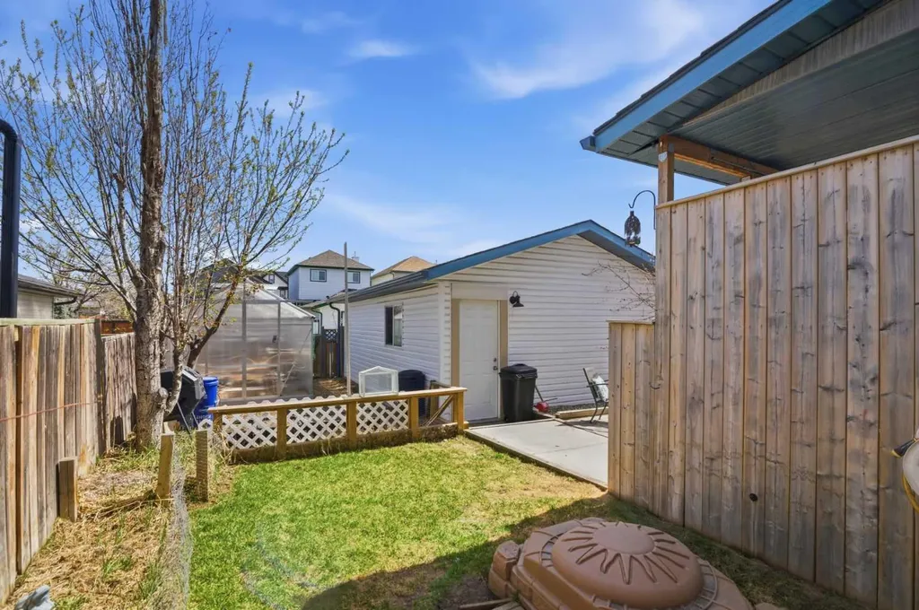 46 Saddlemont Way NE Calgary AB T3J4V2