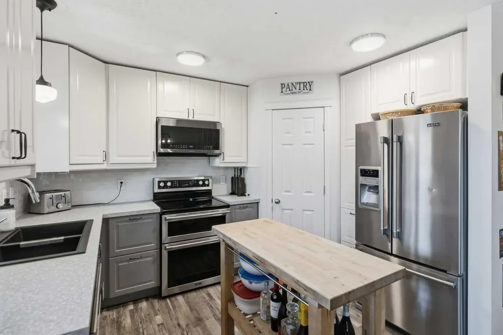 46 Saddlemont Way NE Calgary AB T3J4V2