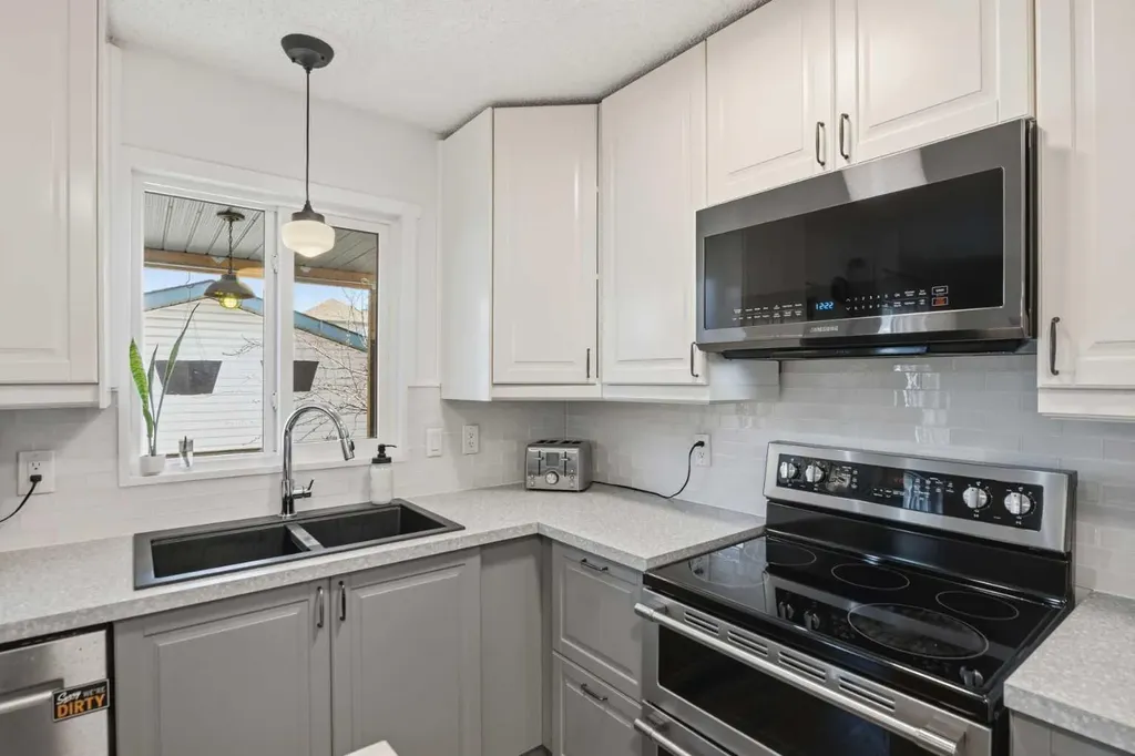 46 Saddlemont Way NE Calgary AB T3J4V2