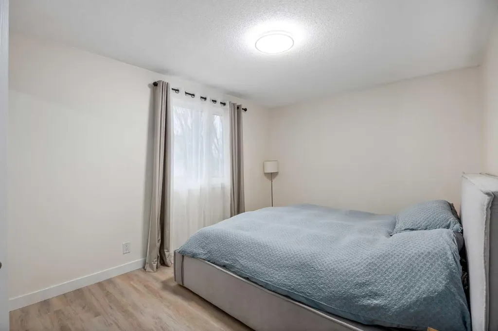 1305 10 Avenue SE High River AB T0L 1B0