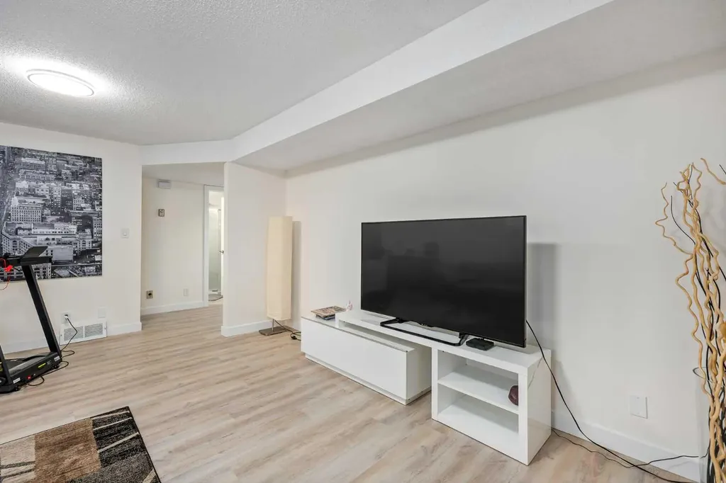 1305 10 Avenue SE High River AB T0L 1B0