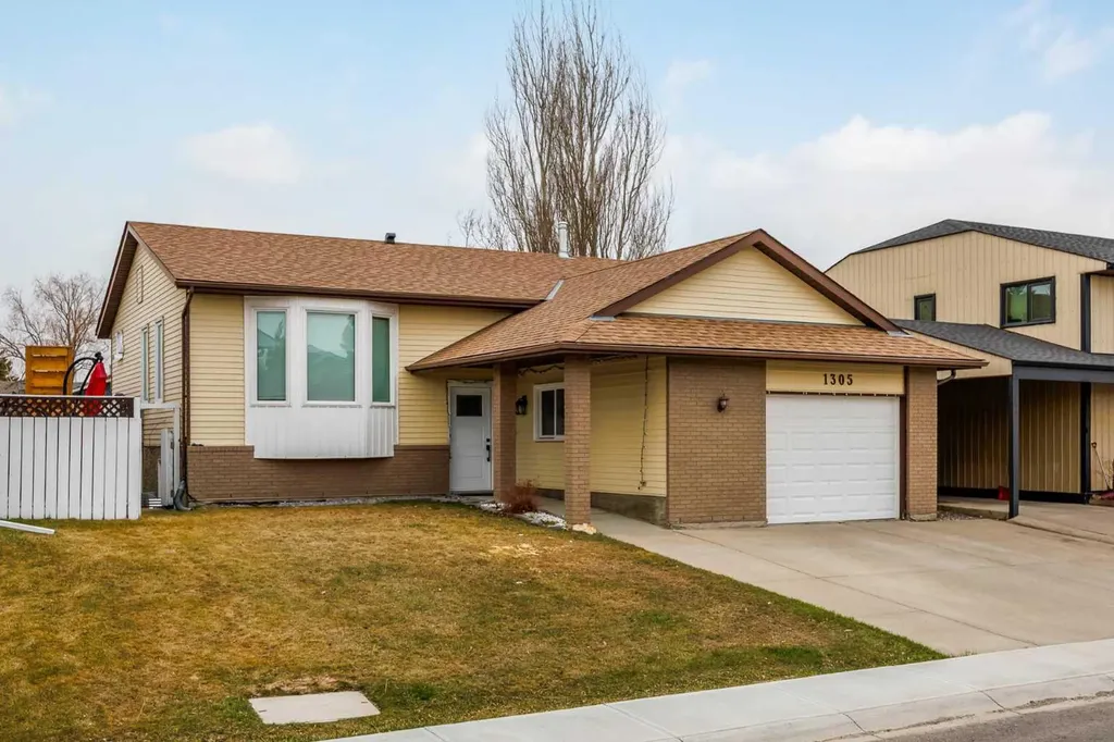 1305 10 Avenue SE High River AB T0L 1B0