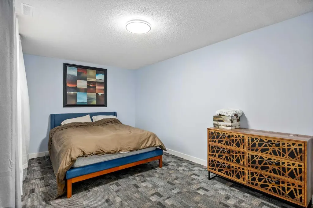 1305 10 Avenue SE High River AB T0L 1B0