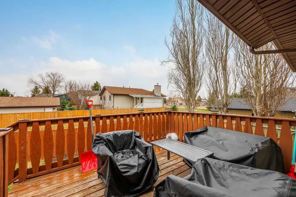 1305 10 Avenue SE High River AB T0L 1B0
