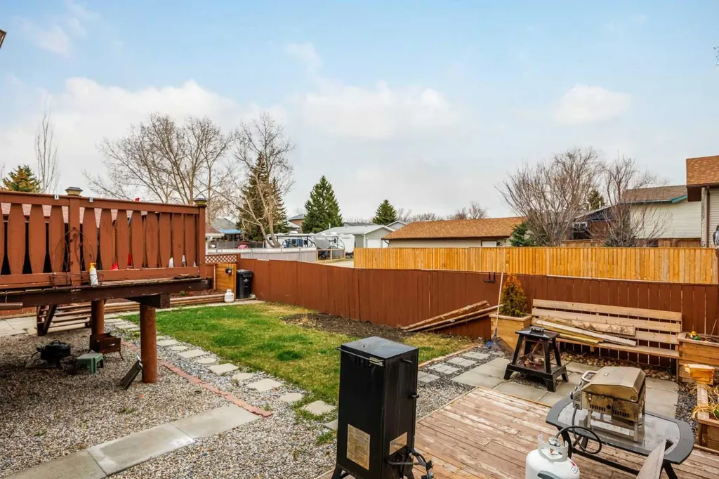 1305 10 Avenue SE High River AB T0L 1B0