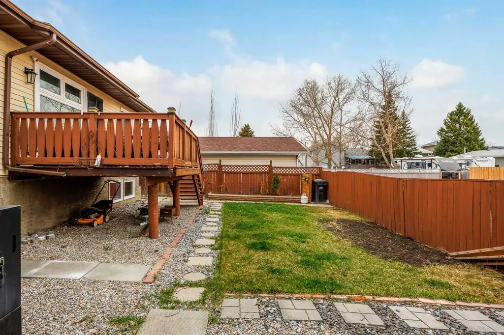 1305 10 Avenue SE High River AB T0L 1B0