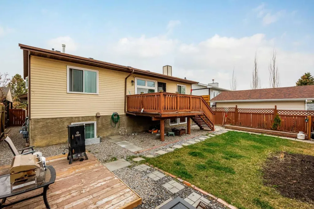 1305 10 Avenue SE High River AB T0L 1B0